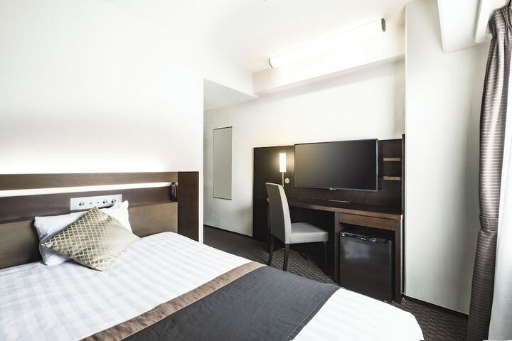 Room 5 of 22
