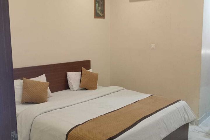 Room 5 of 7