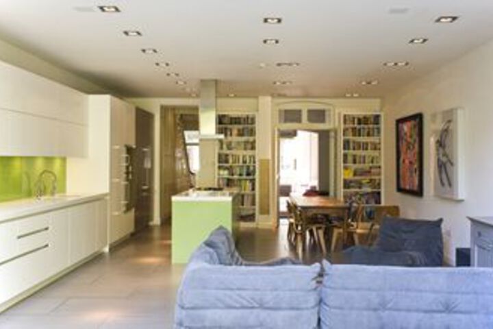 Room 16 of 18