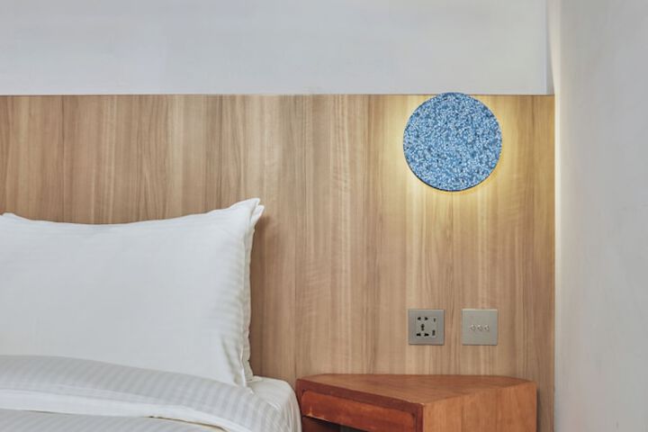 Room 6 of 95