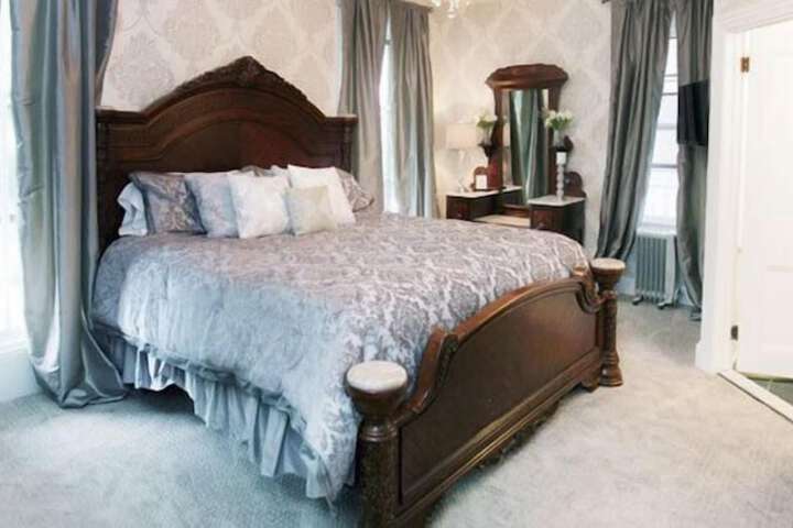 Room 41 of 46