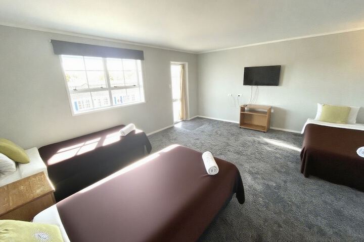 Room 13 of 65