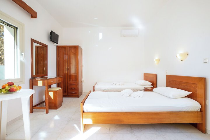 Room 83 of 128