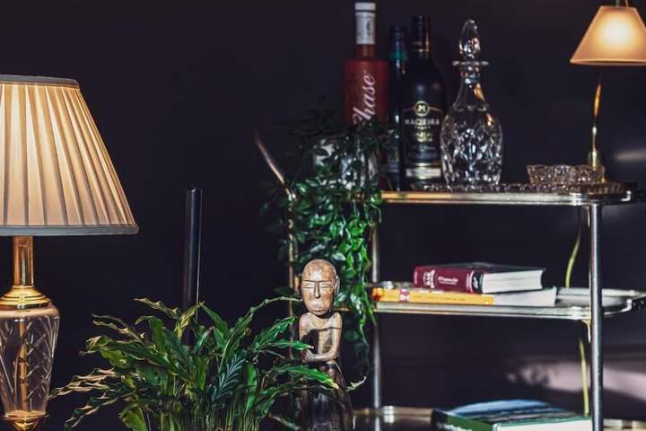 Lounge 24 of 39
