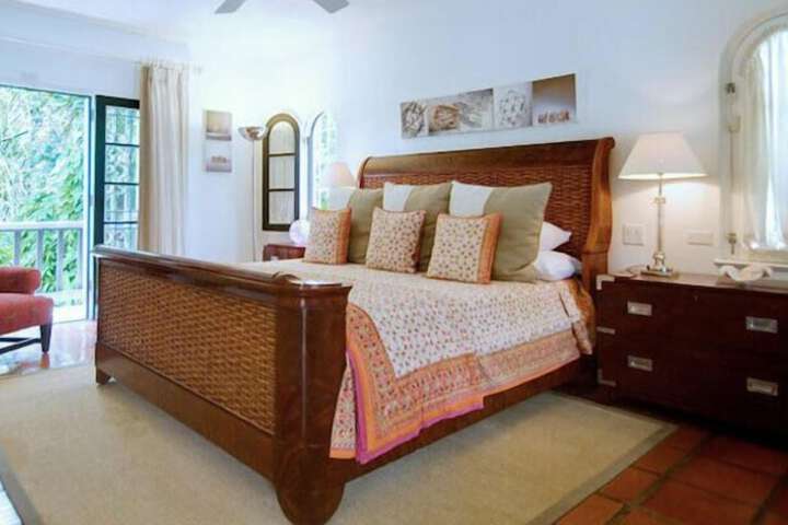 Room 4 of 15