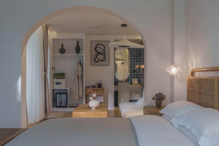Room 5 of 177