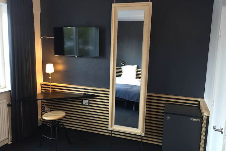 Room 6 of 52