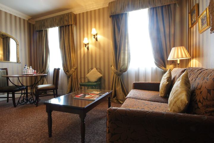 Room 58 of 97