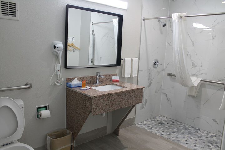 Room 8 of 42