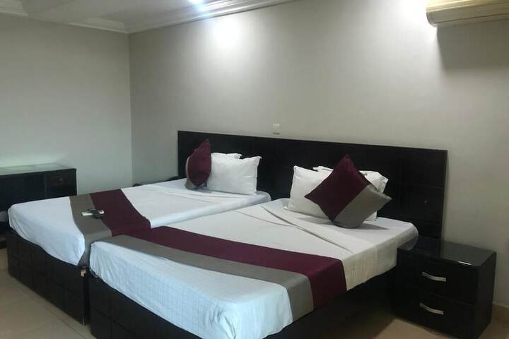 Room 7 of 32