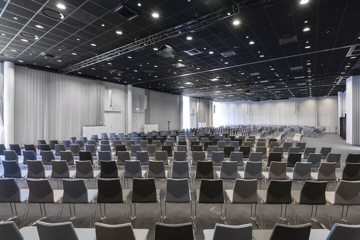 Ballroom/Hall 81 of 106