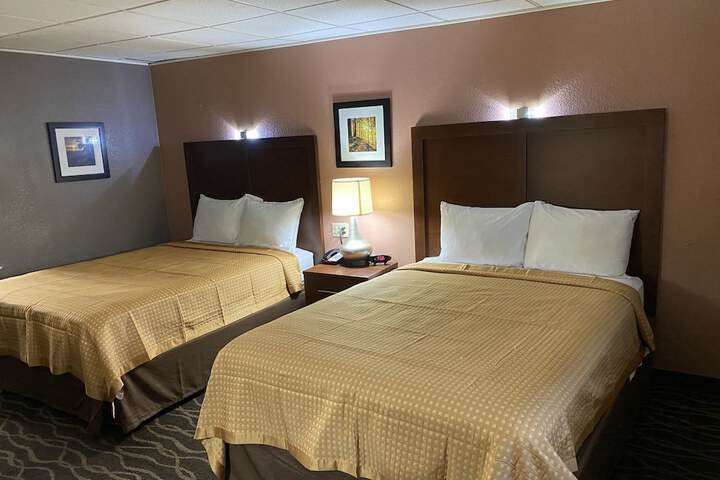 Signature Suite King Bed (14 of 17)