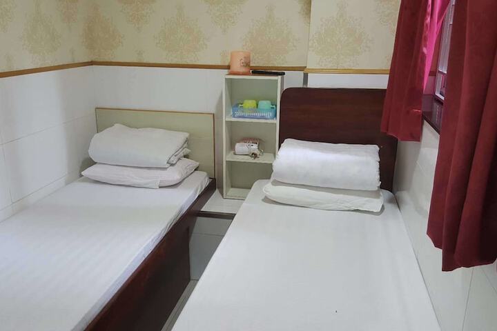 Room 5 of 36