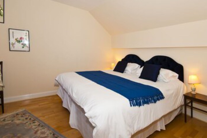 Room 10 of 33