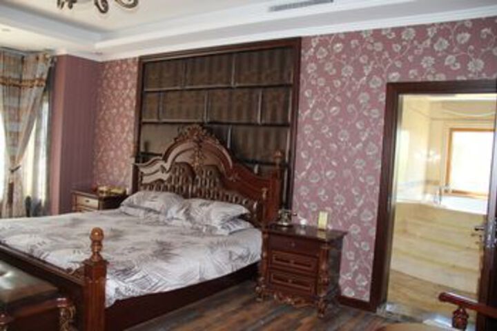 Room 15 of 27
