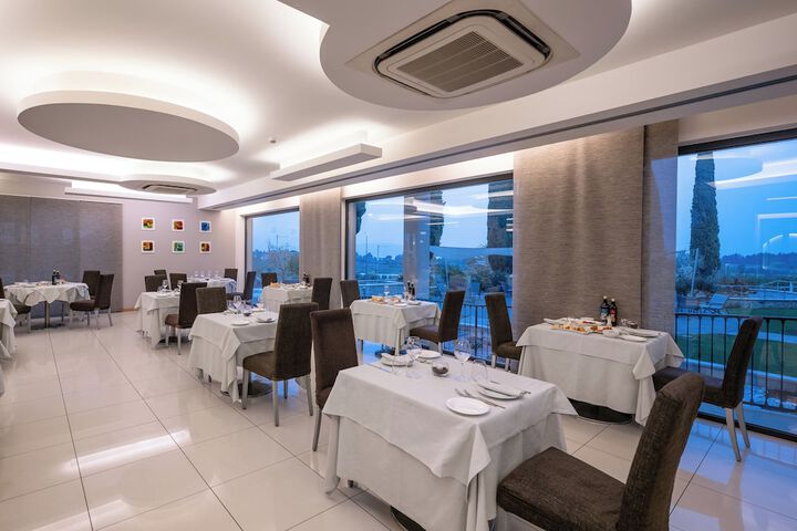 Dining 127 of 176