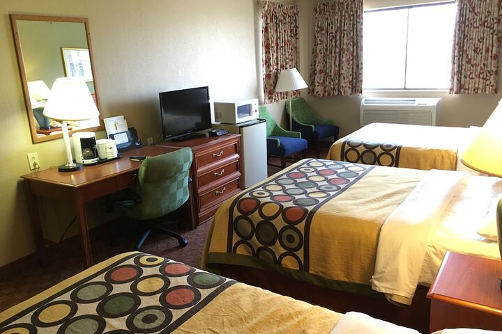 2 Double Beds (21 of 22)