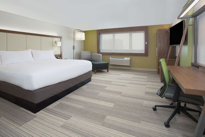 1 King Bed (1 of 9)