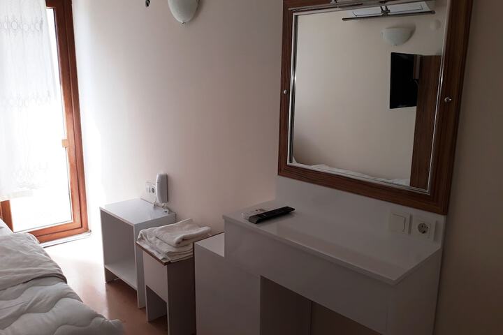 Room 14 of 73