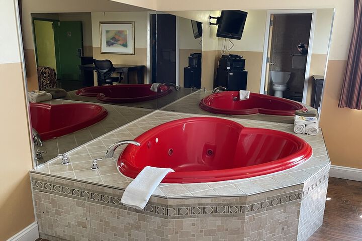 Jetted tub