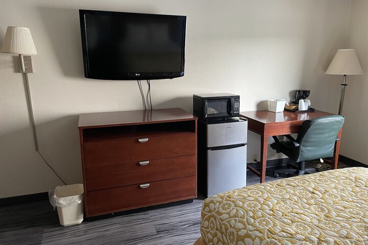 Basic 2 Double Beds (4 of 10)