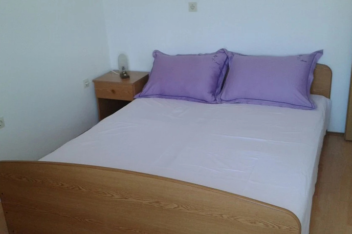 Room 2 of 20