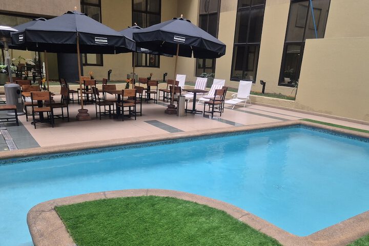 Pool Hotel