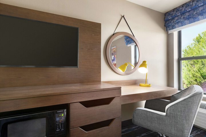 Room 7 of 27
