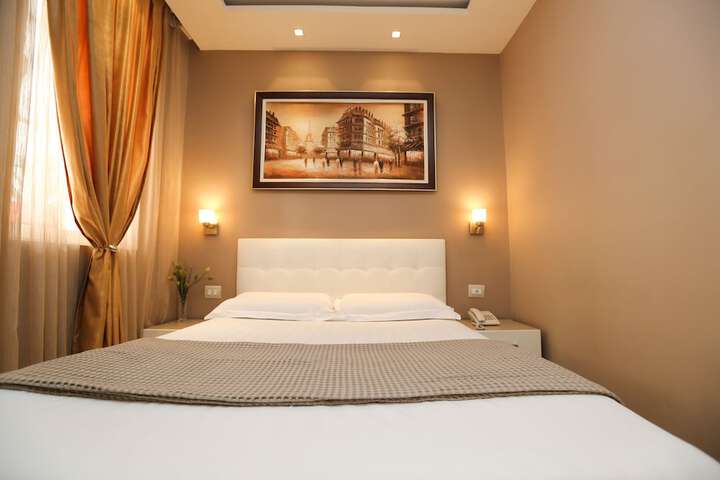 Room 5 of 46