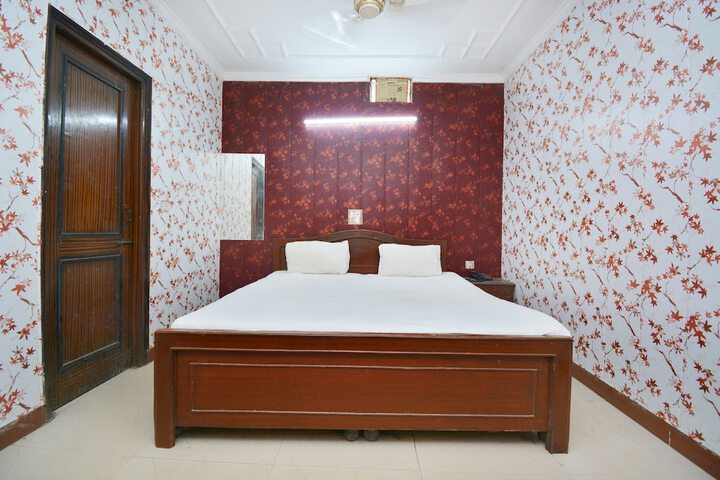 Room 14 of 26