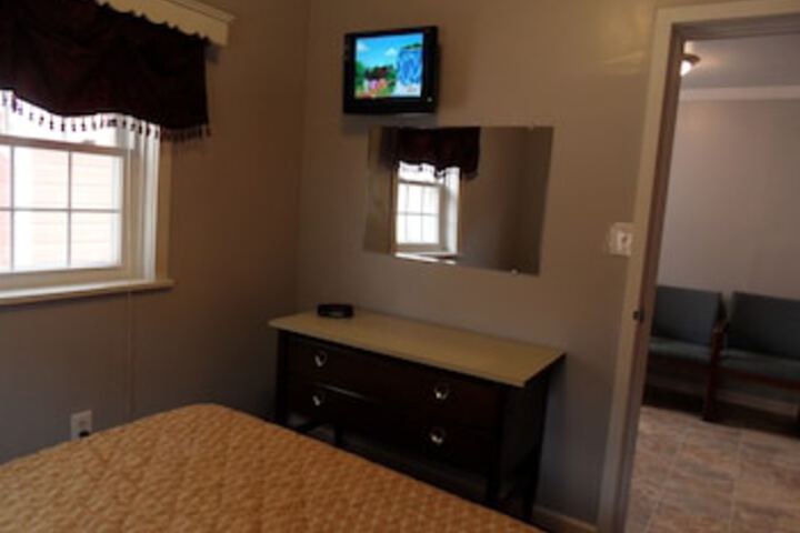 Room 52 of 345