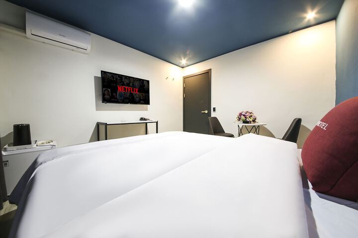 Room 7 of 29