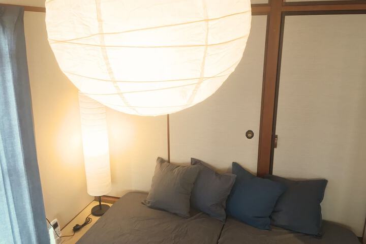 Room 4 of 8