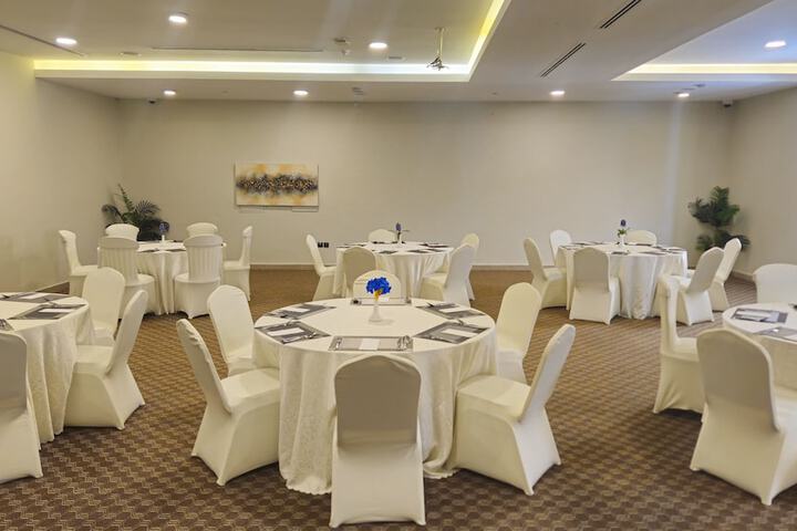 Ballroom/Hall 59 of 69