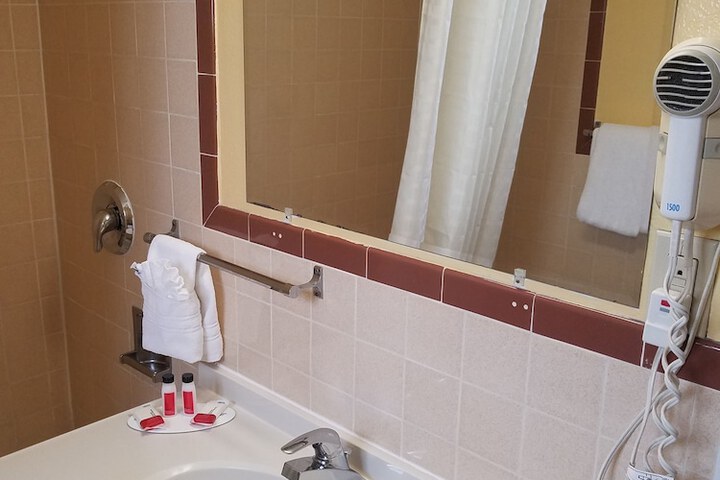 Bathroom sink