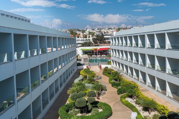 Pool Hotel