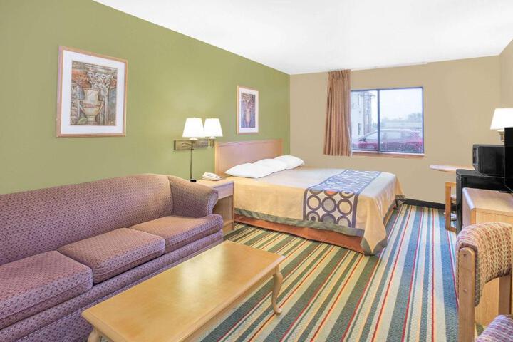 Studio Suite King Bed (6 of 7)