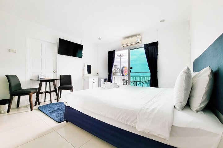 Room 4 of 34