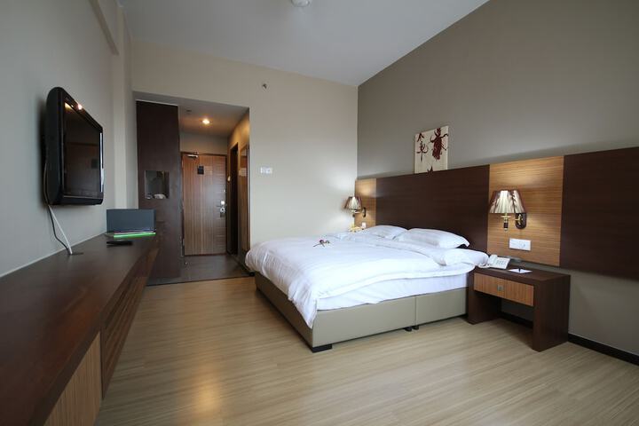 Room 11 of 31