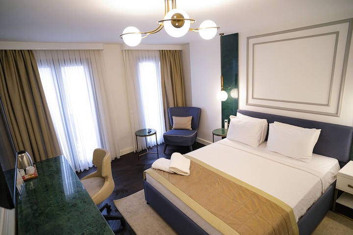 Room 26 of 86