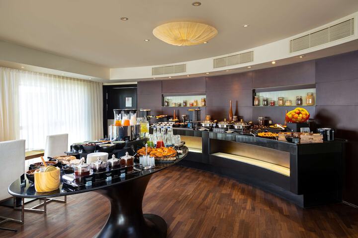 Lounge 169 of 214