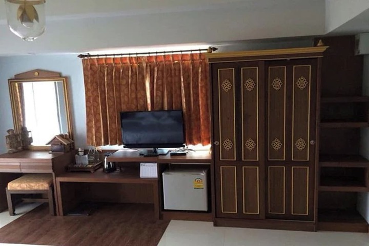 Room 21 of 77
