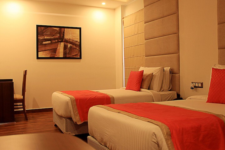 Room 18 of 34