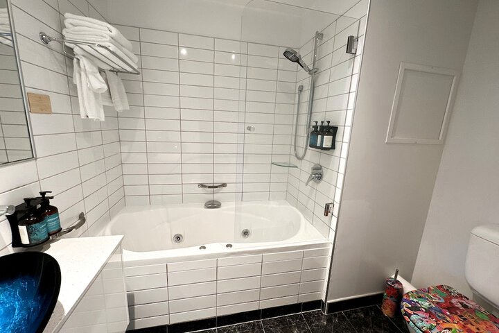 Room 70 of 115