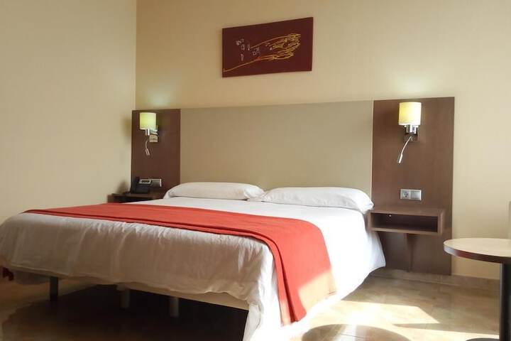 Room 6 of 18