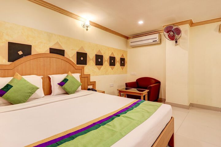 Room 27 of 65