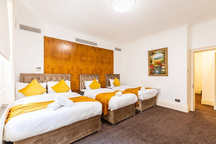 Room 34 of 60