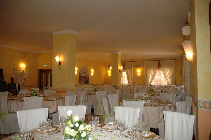 Ballroom/Hall 41 of 63