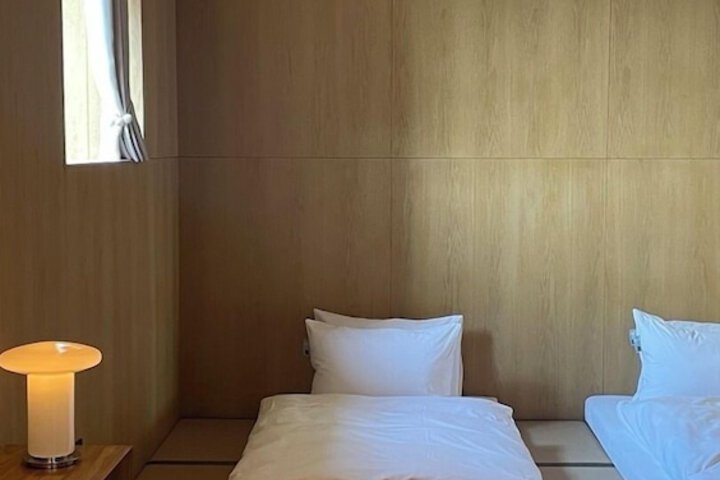 Room 34 of 85