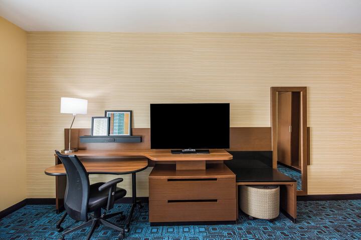 Room 11 of 32